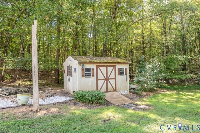983 Genito West Blvd, Moseley, VA 23120