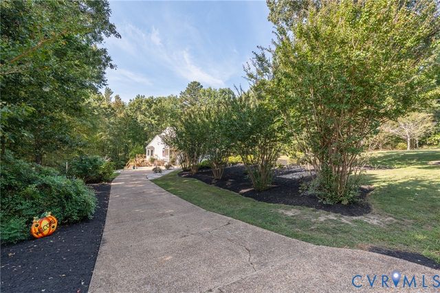 983 Genito West Blvd, Moseley, VA 23120