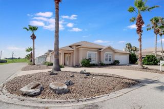 637 Pompano Dr, Aransas Pass, TX 78336