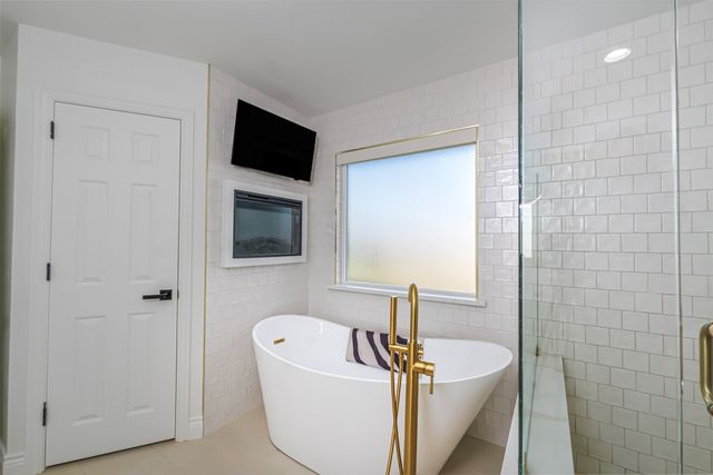 2100 Wood Duck Lane, Granbury, TX 76049