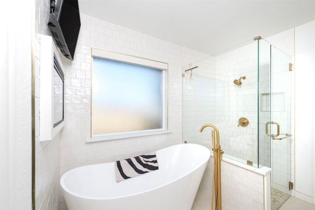 2100 Wood Duck Lane, Granbury, TX 76049