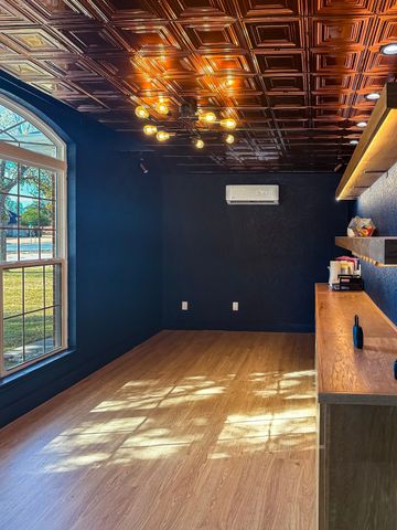 2100 Wood Duck Lane, Granbury, TX 76049