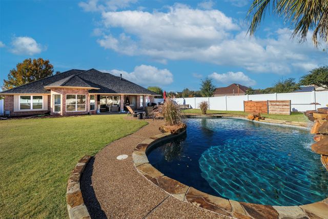 2100 Wood Duck Lane, Granbury, TX 76049