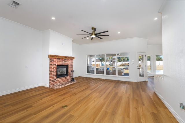 2100 Wood Duck Lane, Granbury, TX 76049