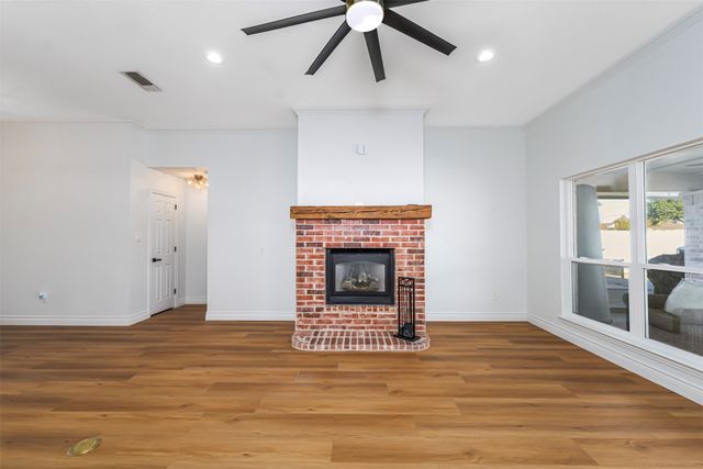 2100 Wood Duck Lane, Granbury, TX 76049