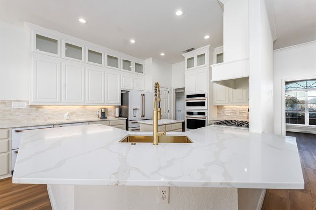 2100 Wood Duck Lane, Granbury, TX 76049