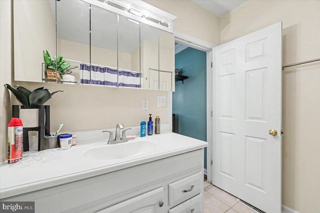 2348 LINDSAY RD, Gordonsville, VA 22942