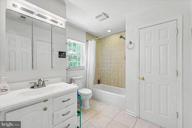 2348 LINDSAY RD, Gordonsville, VA 22942