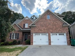 205 Cabot Drive, Winston-salem, NC 27103