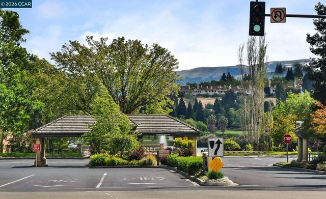 3113 Lakemont Dr 1, San Ramon, CA 94582