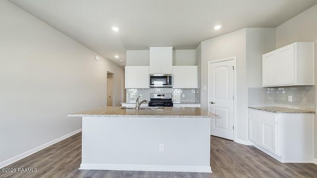 161 Cottage Cove Drive, Maurice, LA 70555