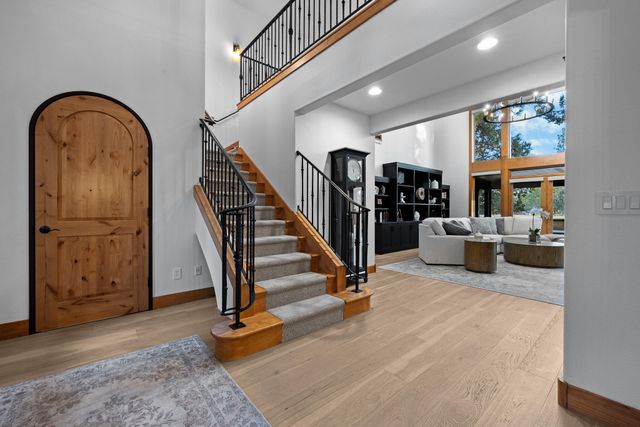 61469 Tam McArthur Loop, Bend, OR 97702