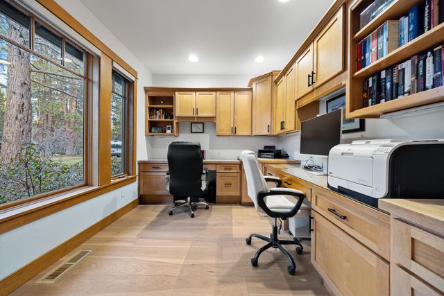 61469 Tam McArthur Loop, Bend, OR 97702