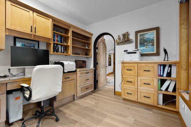 61469 Tam McArthur Loop, Bend, OR 97702