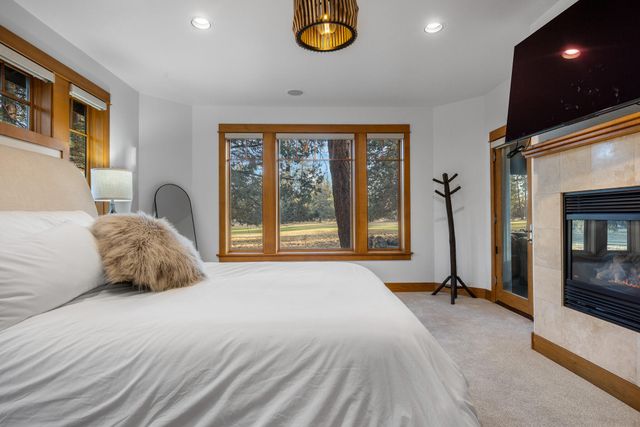 61469 Tam McArthur Loop, Bend, OR 97702