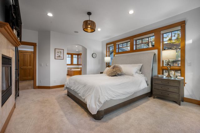 61469 Tam McArthur Loop, Bend, OR 97702