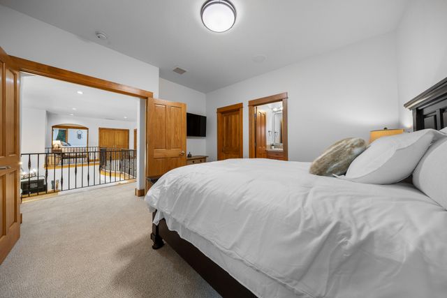 61469 Tam McArthur Loop, Bend, OR 97702