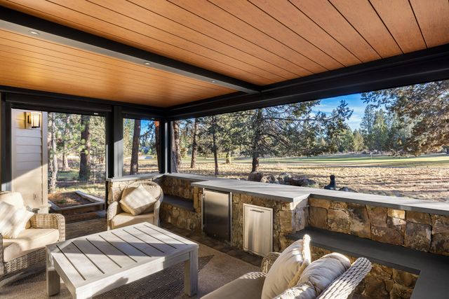 61469 Tam McArthur Loop, Bend, OR 97702