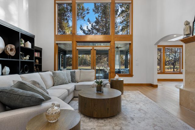 61469 Tam McArthur Loop, Bend, OR 97702