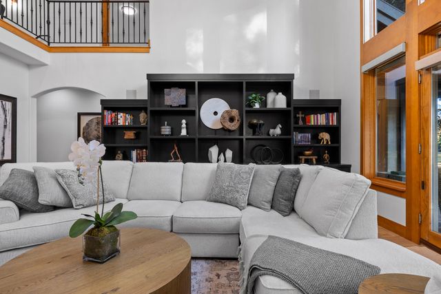 61469 Tam McArthur Loop, Bend, OR 97702