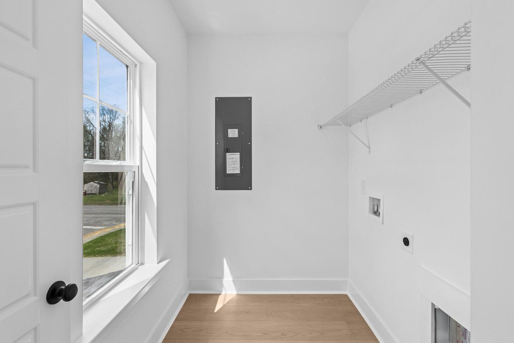 Image 12 of property listing at 205 Lazy Acres Loop, Summerville, SC 29483