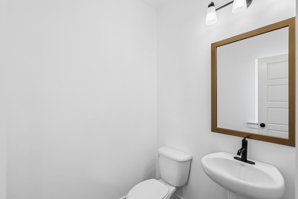 Image 13 of property listing at 205 Lazy Acres Loop, Summerville, SC 29483