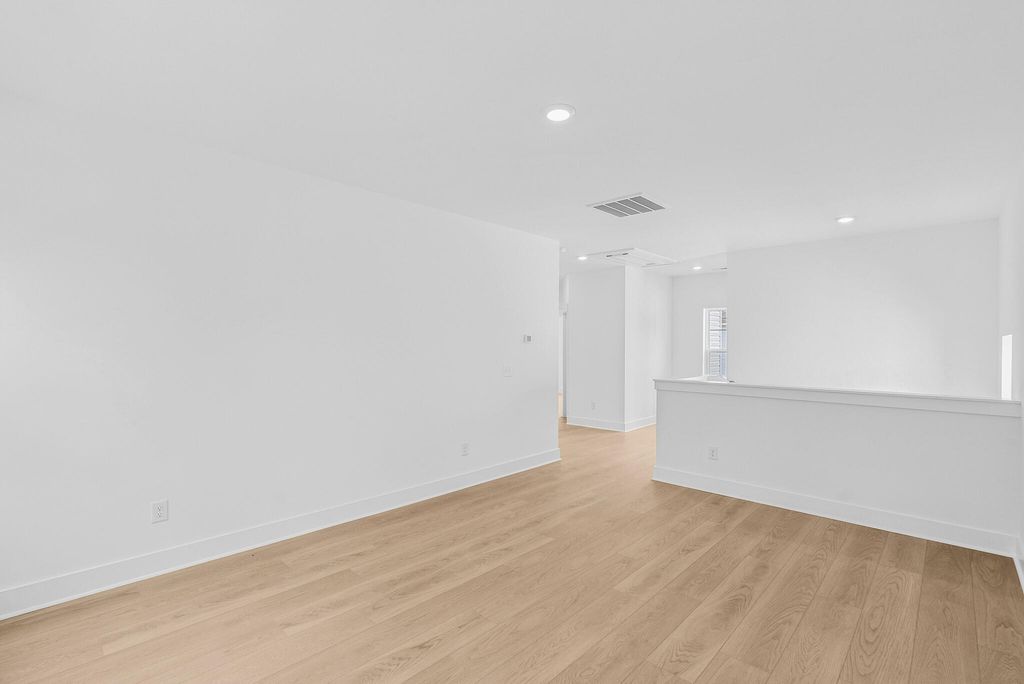 Image 15 of property listing at 205 Lazy Acres Loop, Summerville, SC 29483