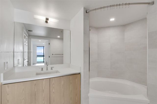 1500 Bay Rd C-0804, Miami Beach, FL 33139