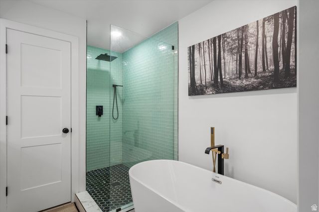 1563 E TAMERON DR, Sandy, UT 84092