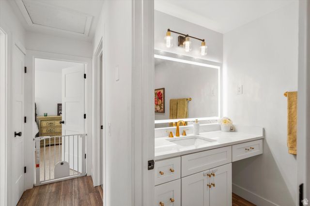 1563 E TAMERON DR, Sandy, UT 84092