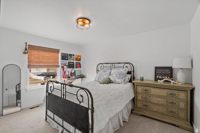 1563 E TAMERON DR, Sandy, UT 84092