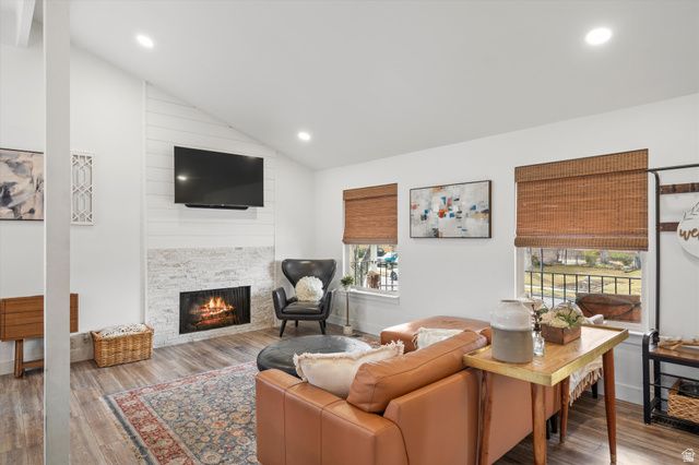 1563 E TAMERON DR, Sandy, UT 84092