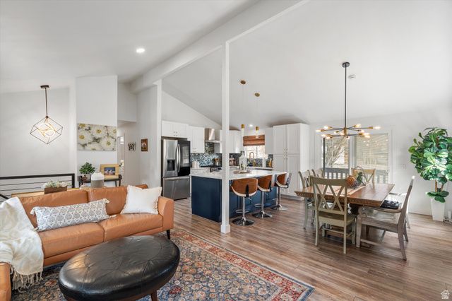 1563 E TAMERON DR, Sandy, UT 84092