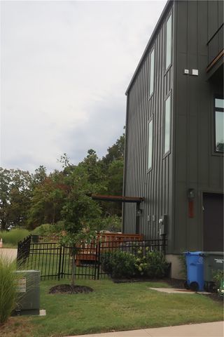 2085 E Roe Terrace, Fayetteville, AR 72703