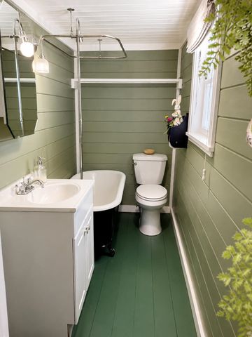 16 Fourth Street, Bristol, NH 03222