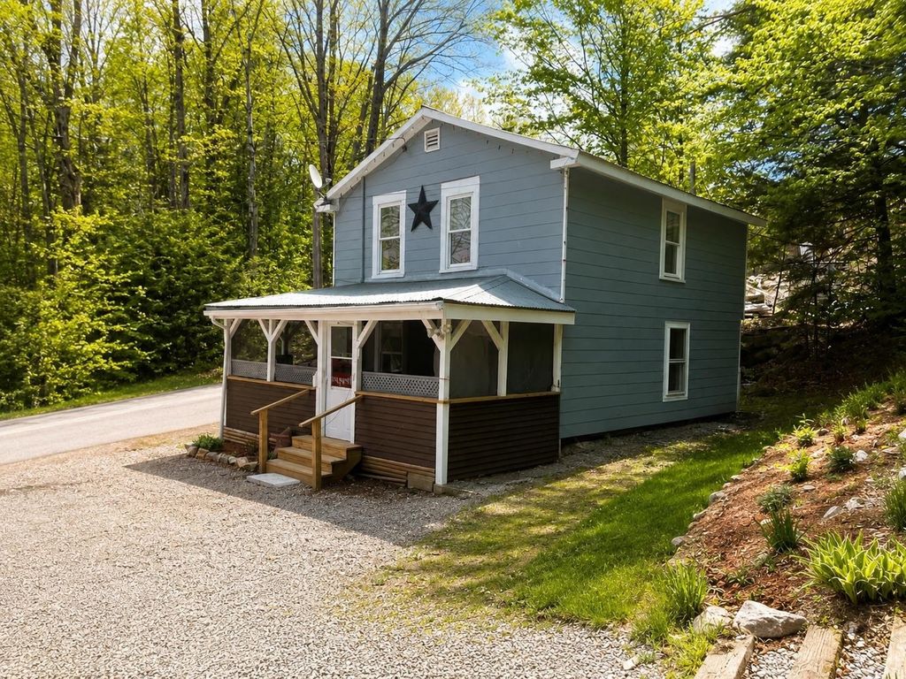 16 Fourth Street, Bristol, NH 03222