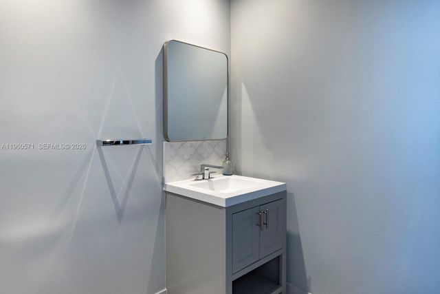 788 NE 23rd St 5302, Miami, FL 33137