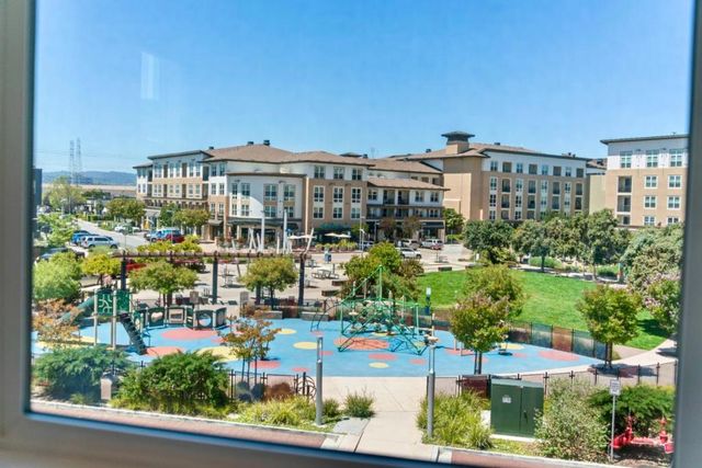 105 Starfish Lane, Foster City, CA 94404