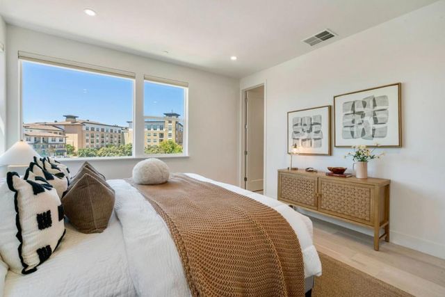 105 Starfish Lane, Foster City, CA 94404