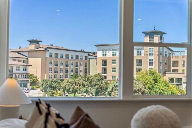 105 Starfish Lane, Foster City, CA 94404