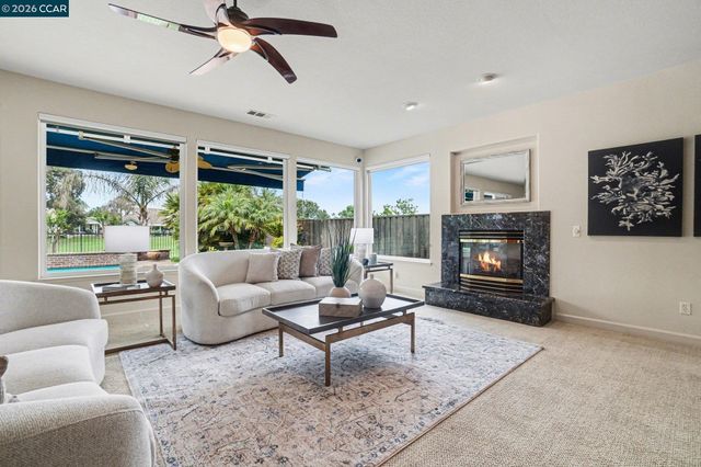 5666 Oakmont Ct, Discovery Bay, CA 94505