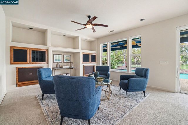 5666 Oakmont Ct, Discovery Bay, CA 94505