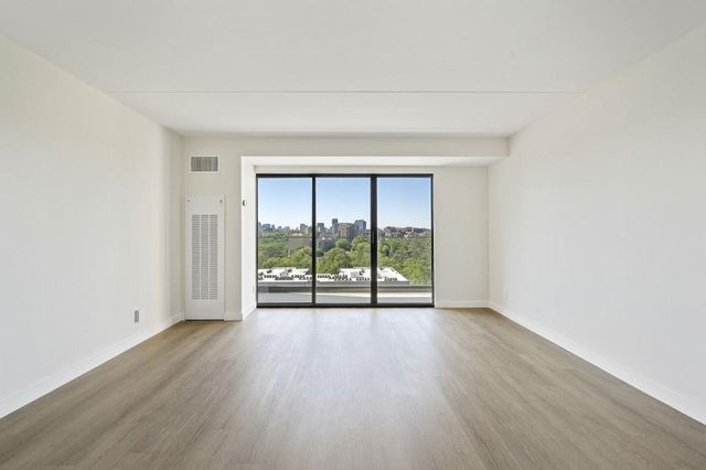 2460 Peachtree Road NE 1404, Atlanta, GA 30305