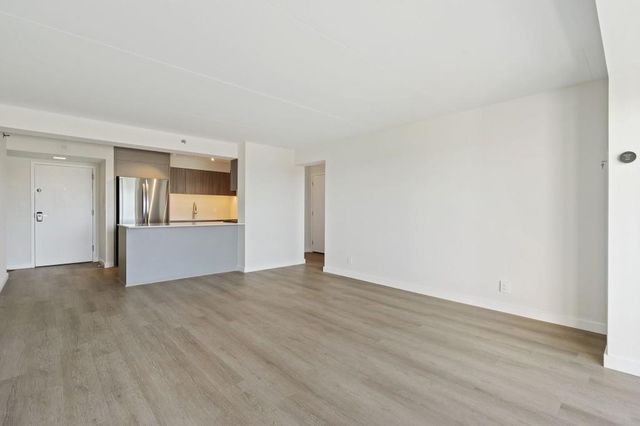 2460 Peachtree Road NE 1404, Atlanta, GA 30305