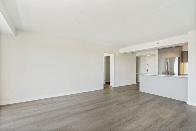 2460 Peachtree Road NE 1404, Atlanta, GA 30305