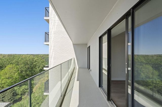 2460 Peachtree Road NE 1404, Atlanta, GA 30305