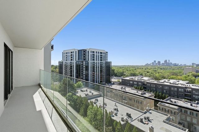 2460 Peachtree Road NE 1404, Atlanta, GA 30305