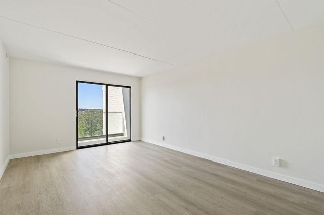 2460 Peachtree Road NE 1404, Atlanta, GA 30305