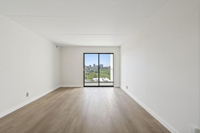 2460 Peachtree Road NE 1404, Atlanta, GA 30305