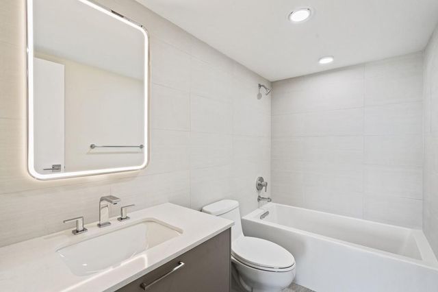 2460 Peachtree Road NE 1404, Atlanta, GA 30305